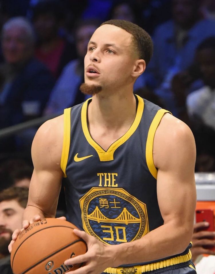 面对五后卫 面对五后卫