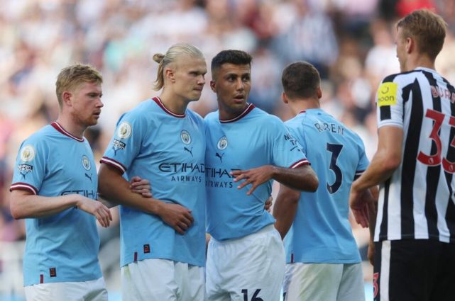 哨响前的 哨响前的